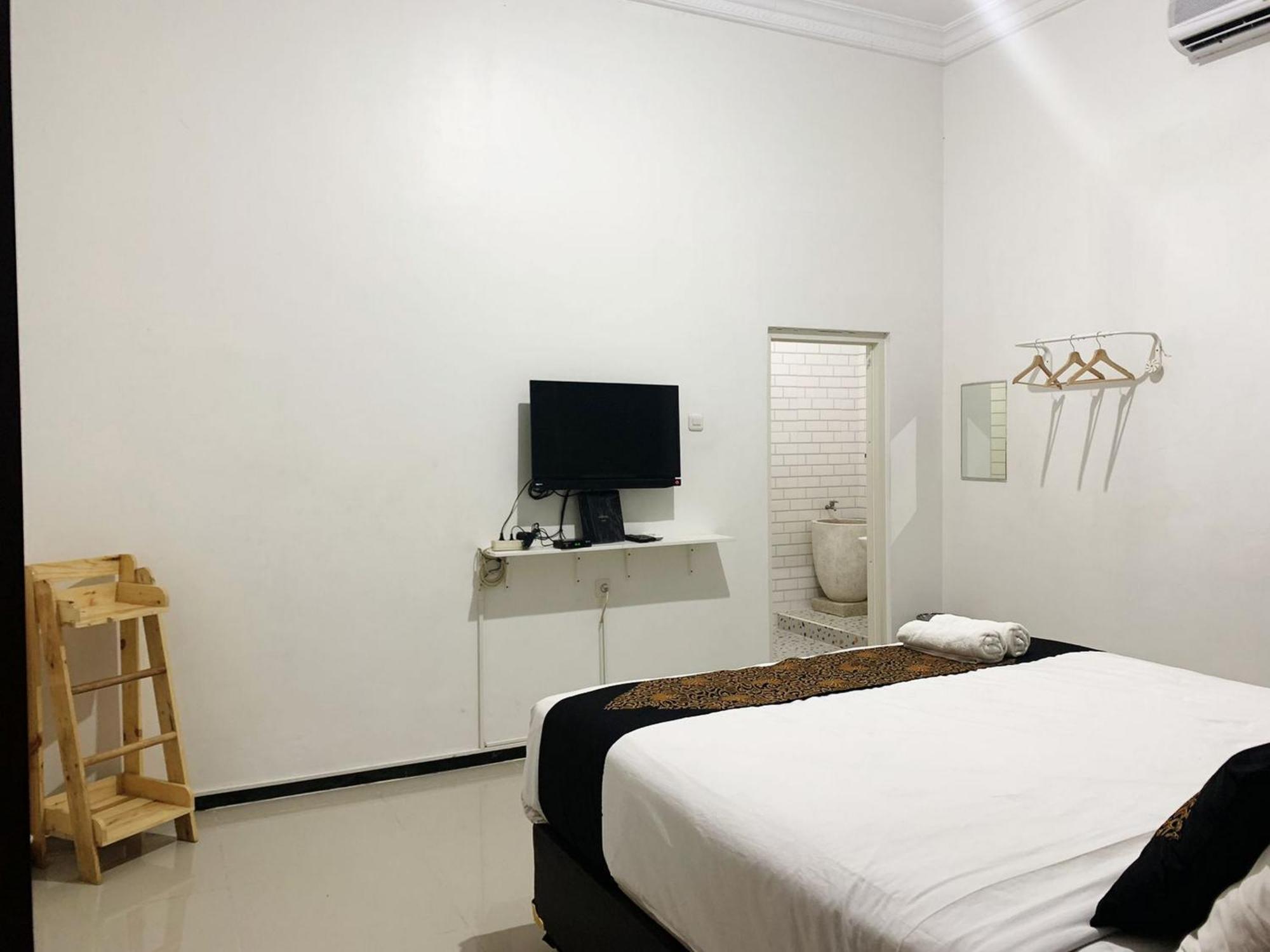 Tjahaja Baroe Syariah Mitra Reddoorz At Dukuh Kupang Hotell Surabaya Eksteriør bilde